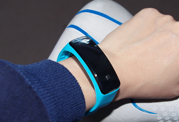 硅膠手表帶廠家,硅膠手表帶有什么優(yōu)勢(shì),硅膠手表帶的特點(diǎn) 硅膠手表帶廠家,硅膠手表帶有什么優(yōu)勢(shì),硅膠手表帶的特點(diǎn)